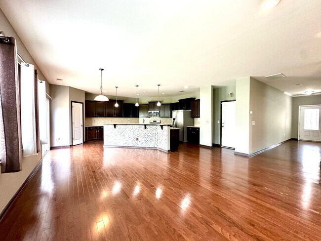 Building Photo - 8019 Kelburn Ln