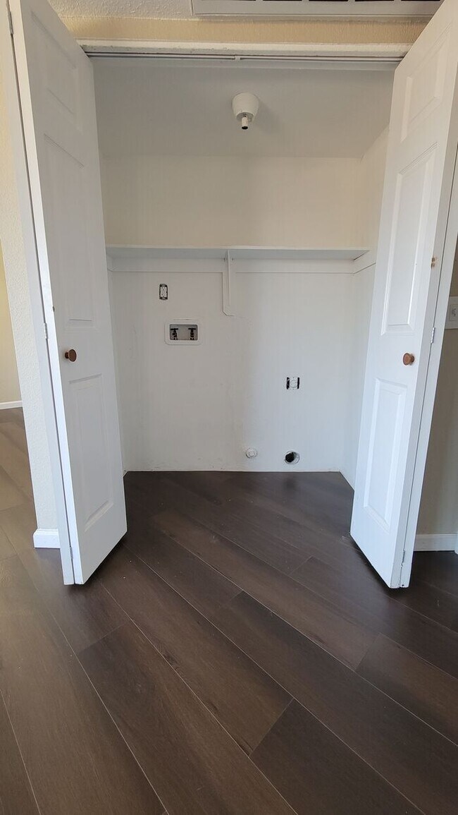 Building Photo - Cozy 1BR/1BA Condo Near Pima College & Downtown Tucson!