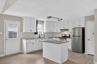 Building Photo - 16350 Many Trees Ln