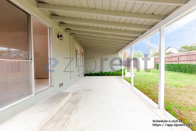 Building Photo - 4636 Goya Pkwy