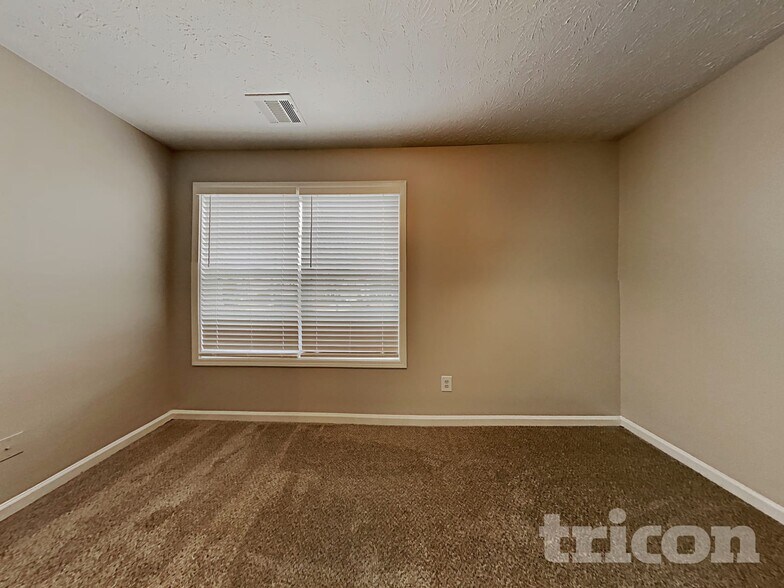 Building Photo - 722 Clairidge Oak Ct