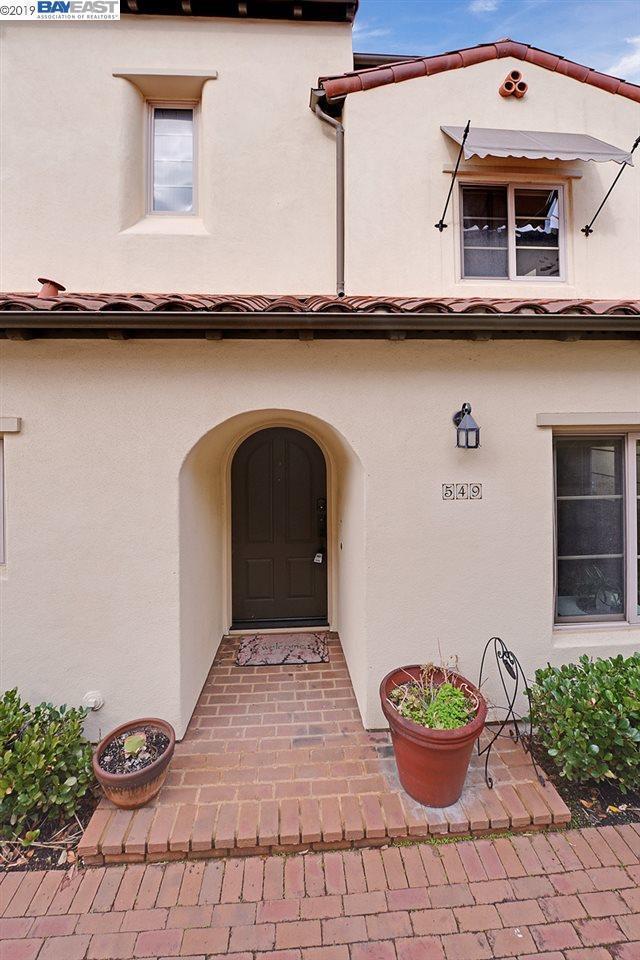 Building Photo - 549 Ficus Terrace
