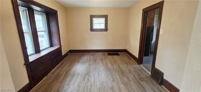 Building Photo - 147 Brighton Dr