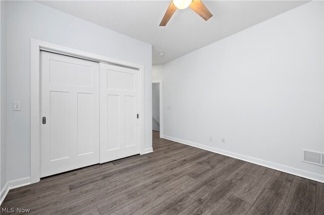 Building Photo - 2059 W 34th Pl
