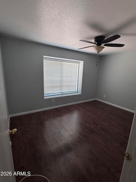 Building Photo - 1305 W Villa Maria Dr