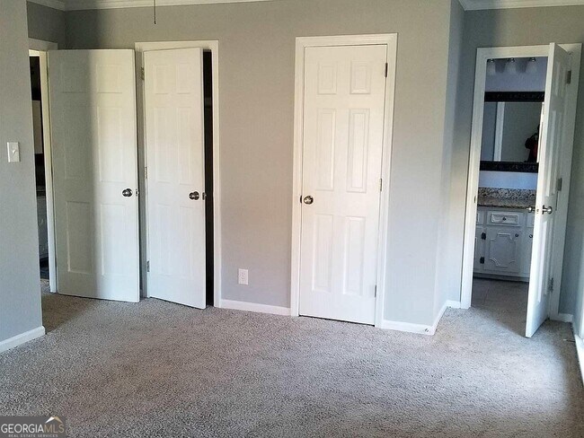 Building Photo - 4077 Linda Ln SW