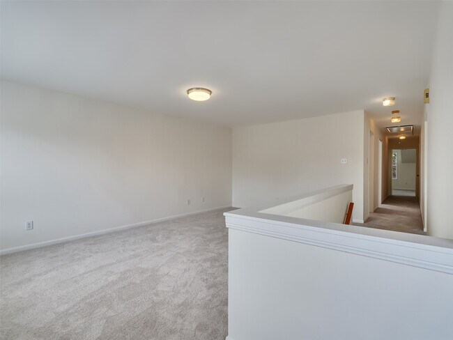 Building Photo - 1127 Gloria Ct