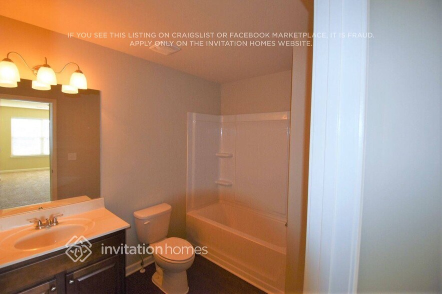 Building Photo - 1709 Misselthrush Ln