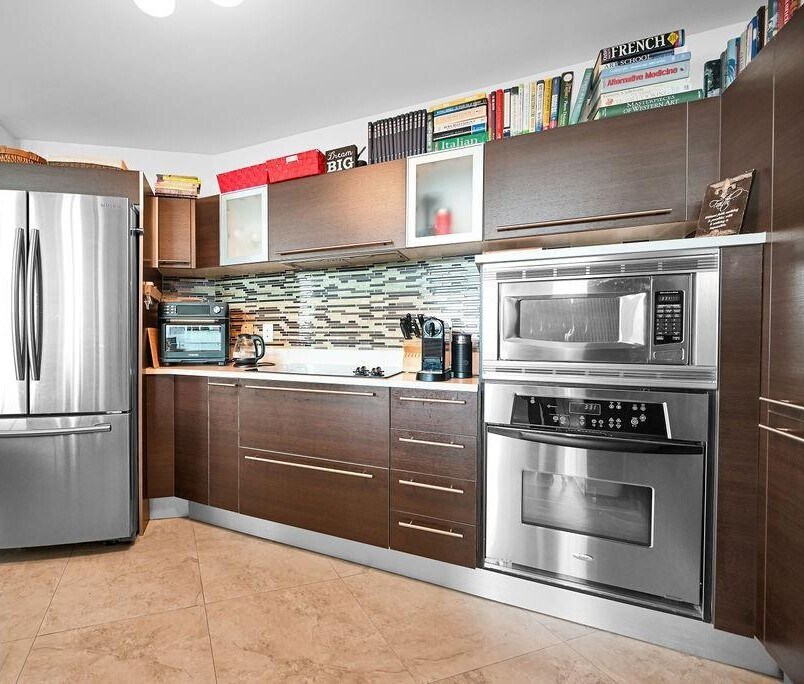 Building Photo - 1900 N Bayshore Dr