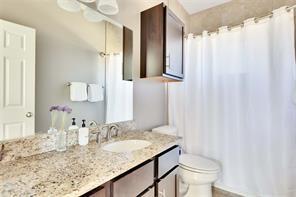 Building Photo - 2947 Moss St