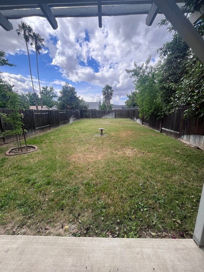 Building Photo - BEAUTIFUL UPDATED DUPLEX IN CITRUS HEIGHTS!!