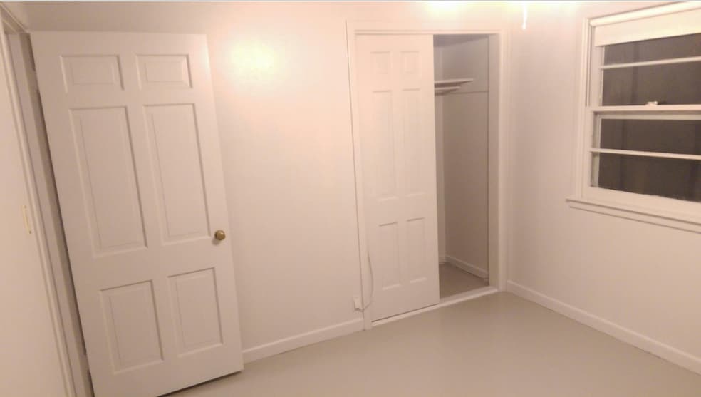 bedroom (closet door) - 4016 46th St