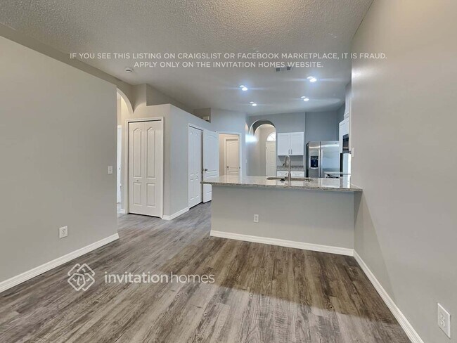 Building Photo - 10332 Goldenbrook Way