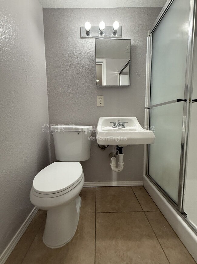 Building Photo - 401 14th St NW