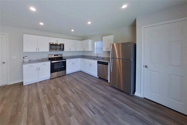 Building Photo - 1762 Nebraska Loop