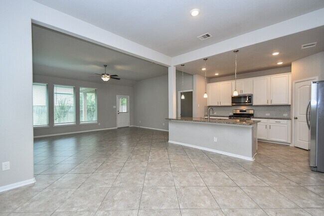 Building Photo - 18522 Hayden Pond Dr