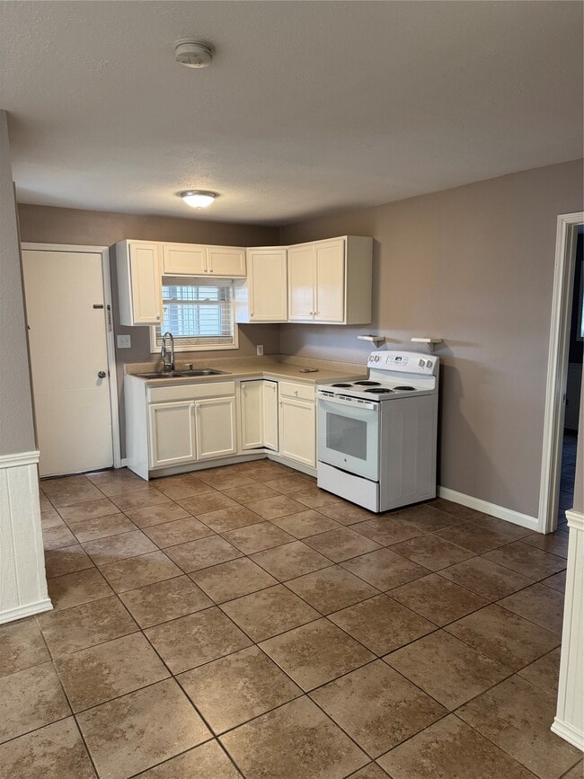 Building Photo - 21532 W Hammond Dr