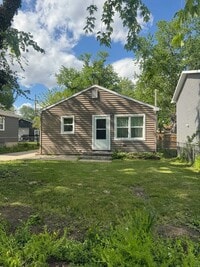 Building Photo - 830 Judson St