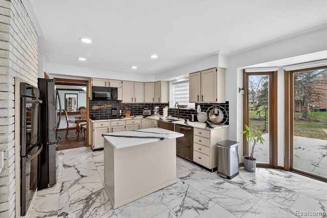 Building Photo - 29801 Deer Run