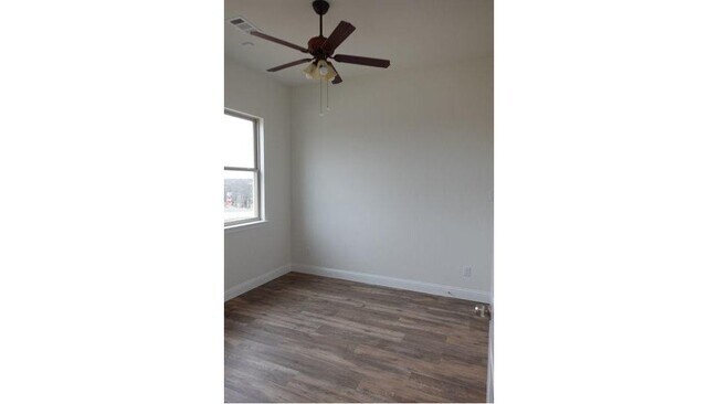 Building Photo - 1702 Seth Way