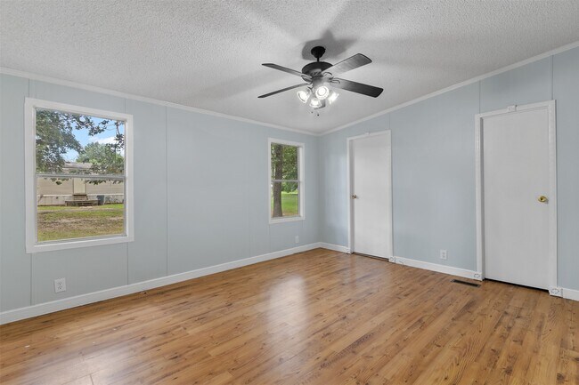 Building Photo - 3756 Hickory Ln