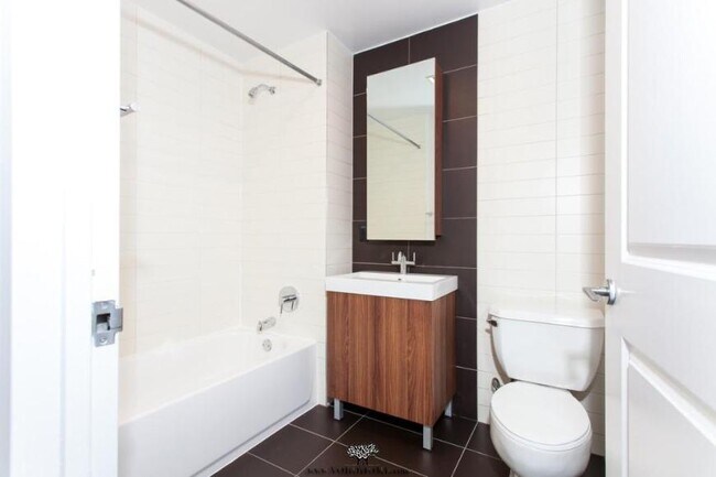 Building Photo - 4 bedroom in NEW YORK NY 10038