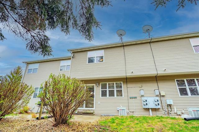 Building Photo - 3020 Selkirk Dr
