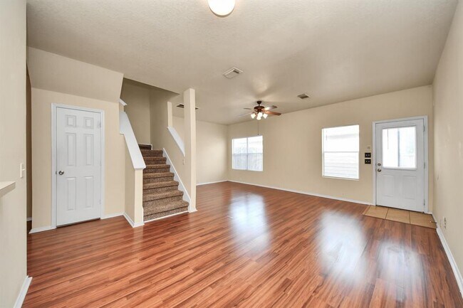 Building Photo - 23859 Pebworth Pl