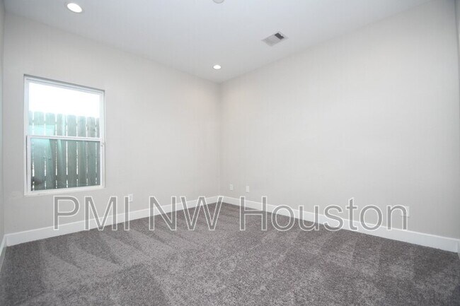 Building Photo - 5904 Gardendale Dr
