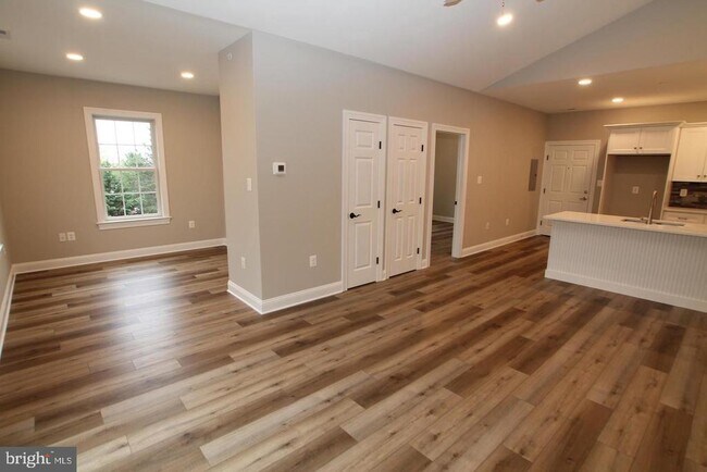 Building Photo - 301 Edgeboro Dr