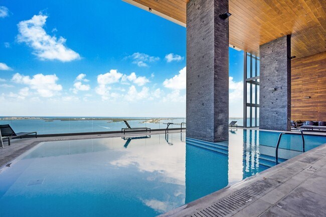 Building Photo - 1451 Brickell Ave