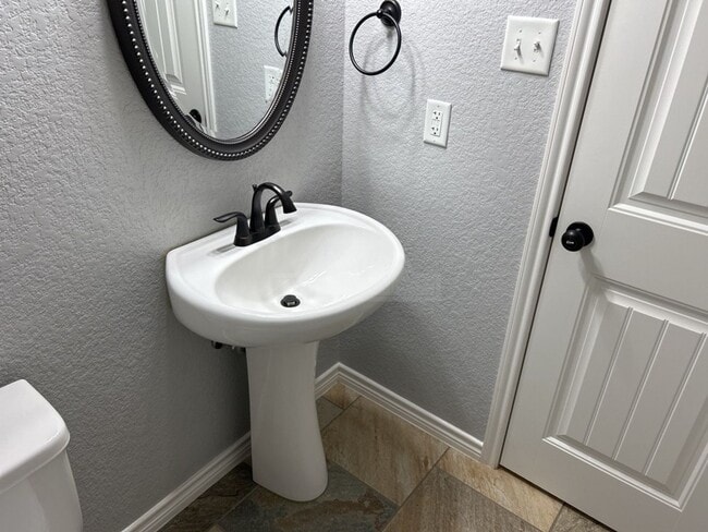 Building Photo - 1604 Granex Dr