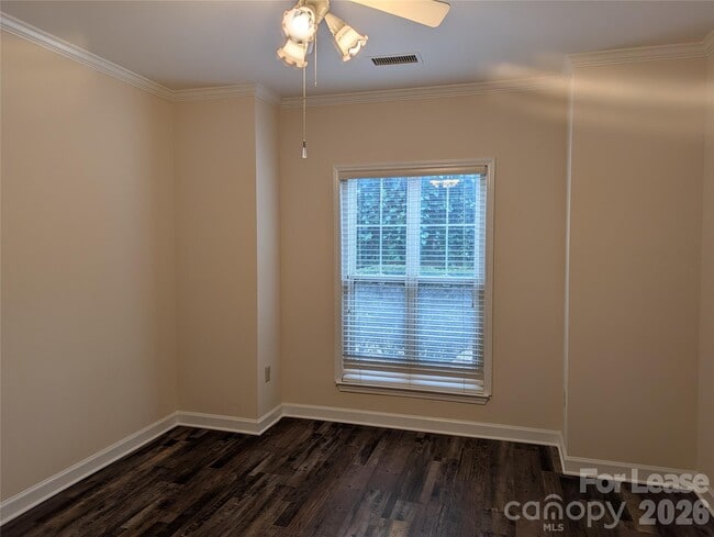 Building Photo - 108 Pier 33 Dr