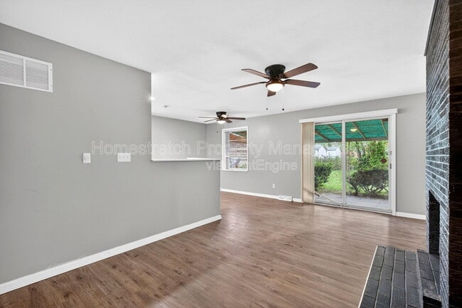 Building Photo - 1810 Mora Ln