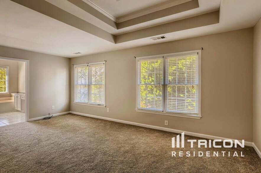 Building Photo - 206 Brightwater Dr