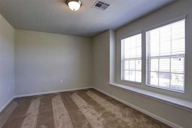 Building Photo - 5303 Ivory Glass Dr