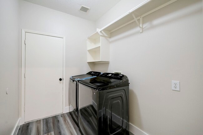 Building Photo - 4615 Russett Ln