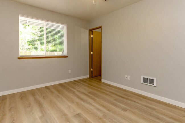 Building Photo - 25807 87th Ave Ct E