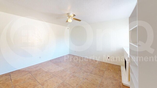 Building Photo - 812 S Langley Ave