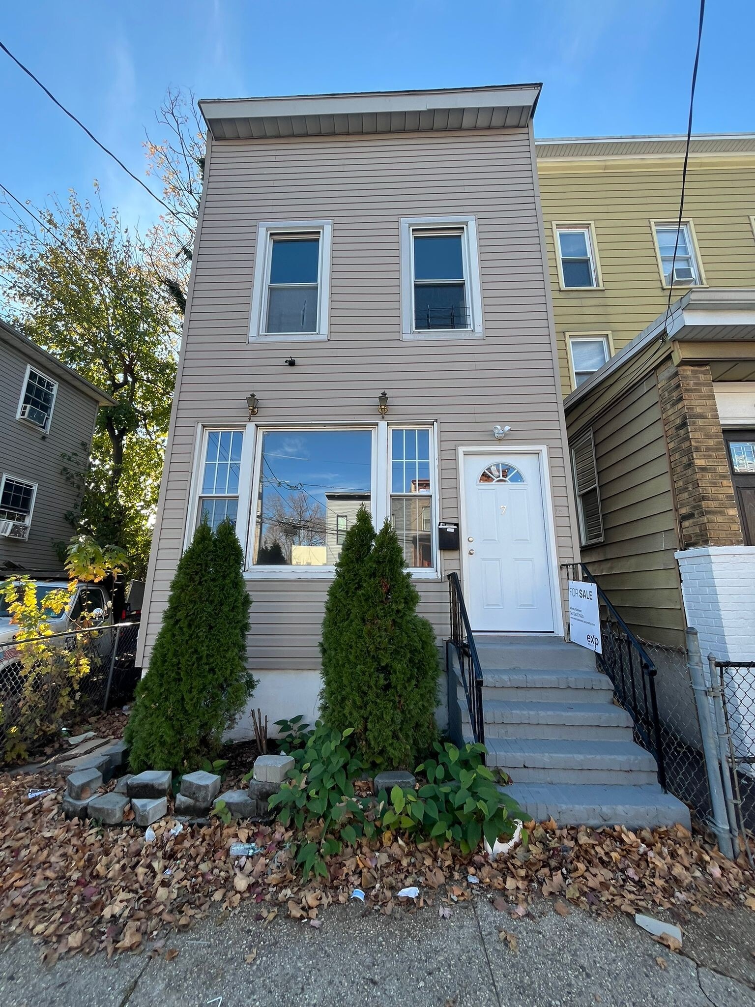 Building Photo - 7 Stevens Ave