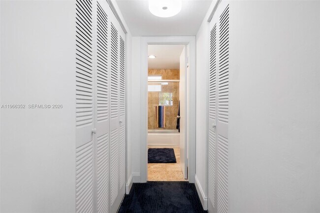 Building Photo - 100 Edgewater Dr