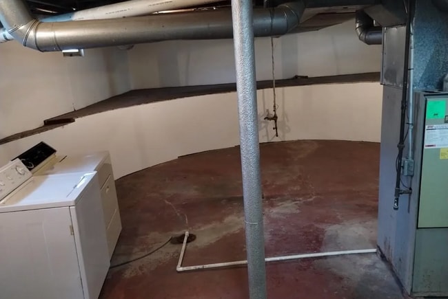 Building Photo - 1140 E Dayton St