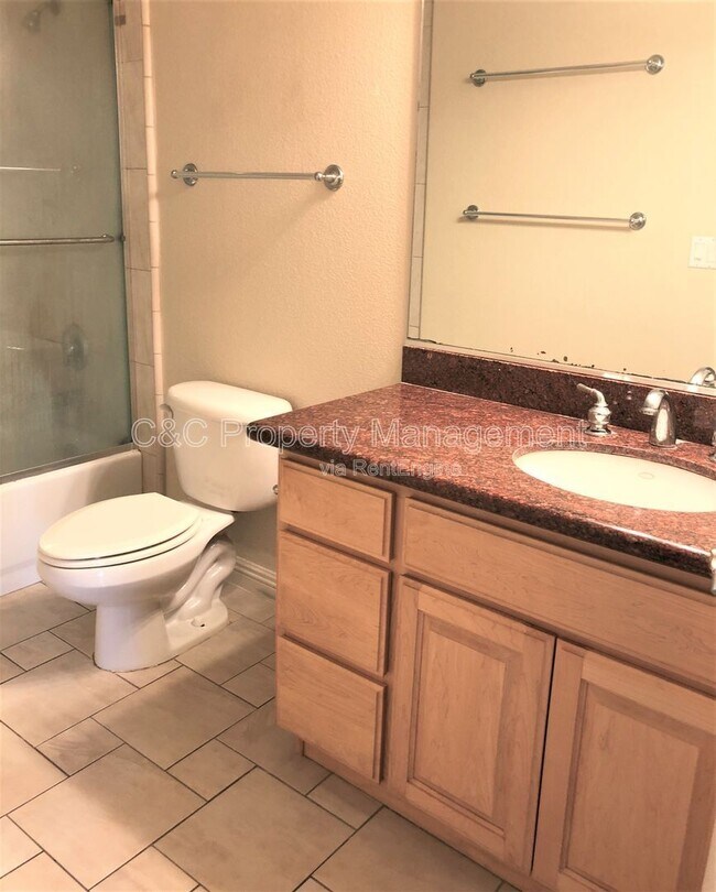 Building Photo - 1421 N First St