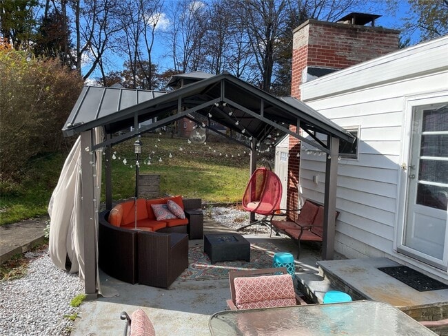 Building Photo - 504 Torrance Ave