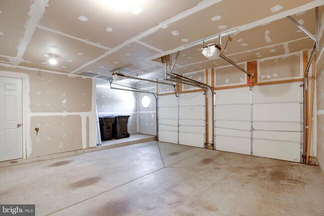 Building Photo - 5097 Pale Moon Way