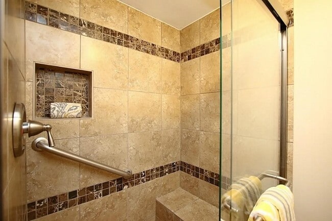 Building Photo - 5228 Woodlawn Pl