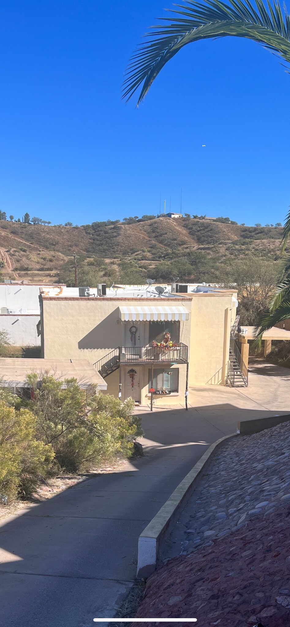 Building Photo - 2536 N Corinthian Garden Dr