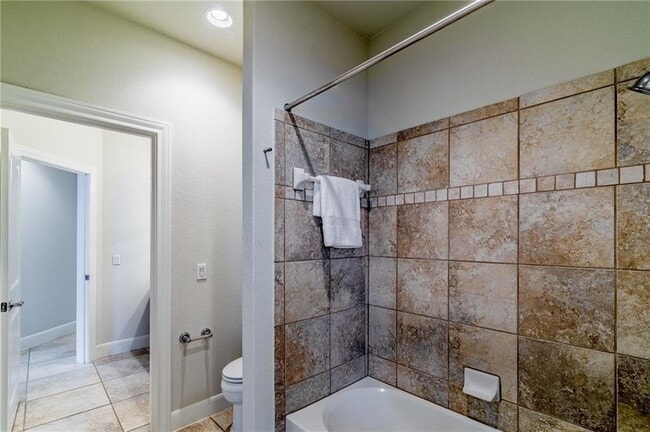 Building Photo - 112 Bee Creek Ct