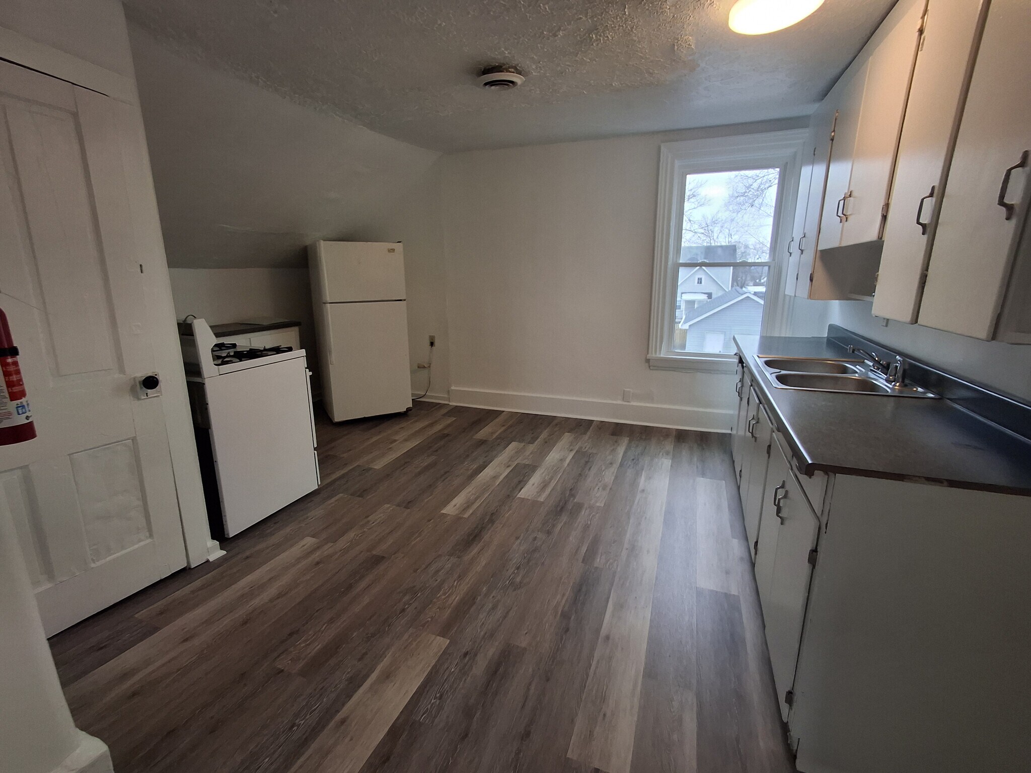 Building Photo - 51 Columbia St