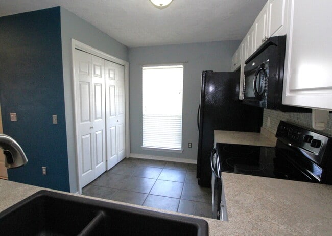 Building Photo - Navarre Gem Near Beaches & Bases – 3BR/2BA...